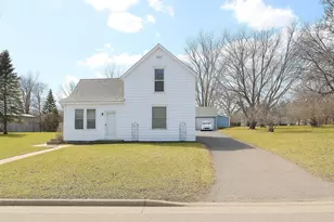 211 4th St SW, Staples, MN 56479 - Photo 1