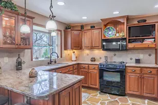 112117 Haering Cir, Chaska, MN 55318 - Photo 16