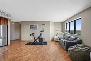 78 10th St E, Saint Paul, MN 55101 - Photo 14