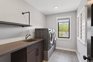 1207 James Ave, Saint Paul, MN 55105 - Photo 34