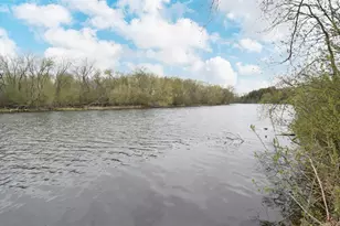 359 Riverside Cir, Anoka, MN 55303 - Photo 2