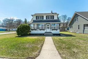 324 E Vasa Ave, Fergus Falls, MN 56537 - Photo 1