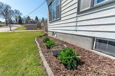 324 E Vasa Avenue, Fergus Falls, MN 56537 - Photo 6