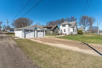 324 E Vasa Avenue, Fergus Falls, MN 56537 - Photo 16