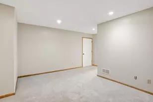 5792 Prairie Ridge Dr, Shoreview, MN 55126 - Photo 40