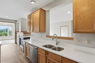 5792 Prairie Ridge Dr, Shoreview, MN 55126 - Photo 18