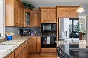 411 Emerald Ln, Mahtomedi, MN 55115 - Photo 26