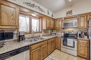10185 Upper 178th St W, Lakeville, MN 55044 - Photo 8