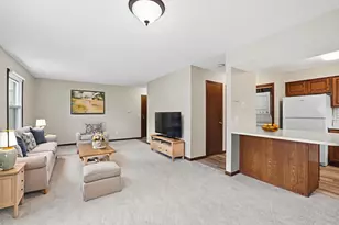 6333 Alderwood Cir, Woodbury, MN 55125 - Photo 4
