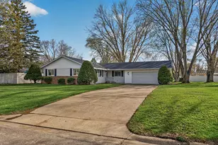 54 Pandolfo Pl, Saint Cloud, MN 56303 - Photo 2