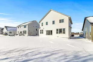 2087 Brookview St, Shakopee, MN 55379 - Photo 38