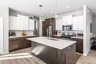 2087 Brookview St, Shakopee, MN 55379 - Photo 8