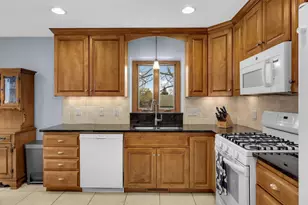 8175 137th St W, Apple Valley, MN 55124 - Photo 10