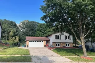 8175 137th St W, Apple Valley, MN 55124 - Photo 2