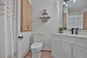180 Wedgewood Dr, Mahtomedi, MN 55115 - Photo 16