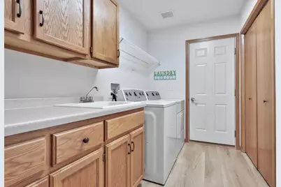 180 Wedgewood Drive, Mahtomedi, MN 55115 - Photo 18