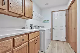 180 Wedgewood Dr, Mahtomedi, MN 55115 - Photo 18