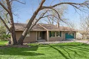 17082 Hamilton Dr, Lakeville, MN 55044 - Photo 2