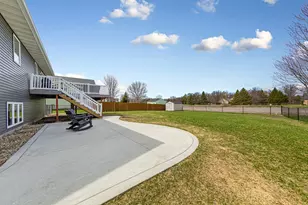 228 Inverness Dr, Mankato, MN 56001 - Photo 4