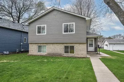 811 Broadway Avenue S, Sauk Rapids, MN 56379 - Photo 1