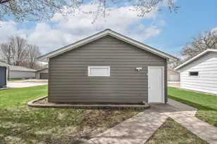 811 Broadway Ave S, Sauk Rapids, MN 56379 - Photo 42