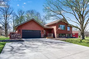 4615 Deerwood Ln N, Plymouth, MN 55442 - Photo 2