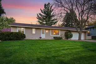 5856 139th St W, Apple Valley, MN 55124 - Photo 2
