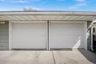 136 N Park Ln, Le Sueur, MN 56058 - Photo 4
