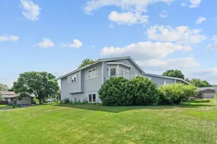 14655 Greenridge Ln, Burnsville, MN 55306 - Photo 6