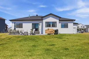 2943 Prairie Farms Cir S, Fargo, ND 58104 - Photo 30