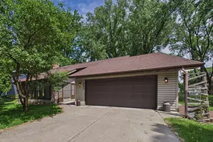 783 Berwood Ave, Vadnais Heights, MN 55127 - Photo 2