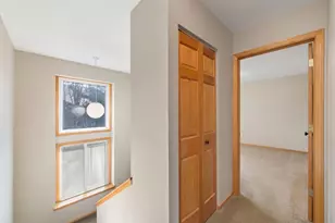 304 Pondridge Cir, Wayzata, MN 55391 - Photo 12