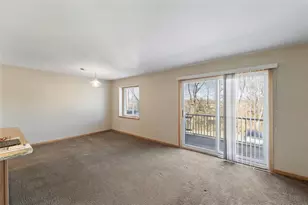 304 Pondridge Cir, Wayzata, MN 55391 - Photo 4