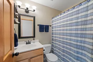 304 Pondridge Cir, Wayzata, MN 55391 - Photo 16