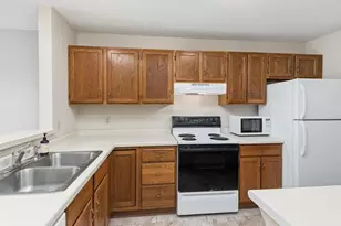 7605 Edinborough Way, Edina, MN 55435 - Photo 8