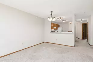 7605 Edinborough Way, Edina, MN 55435 - Photo 6