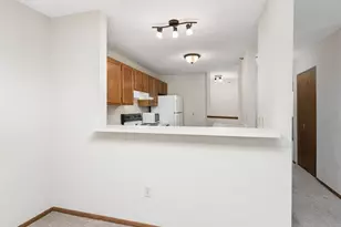 7605 Edinborough Way, Edina, MN 55435 - Photo 10