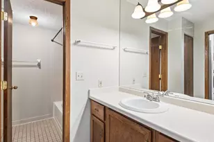 7605 Edinborough Way, Edina, MN 55435 - Photo 20
