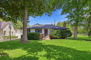 2717 30th Ave NE, Saint Anthony, MN 55418 - Photo 2