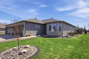 4346 46th Ave S, Fargo, ND 58104 - Photo 2