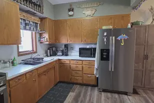221 W Flynn St, Redwood Falls, MN 56283 - Photo 4