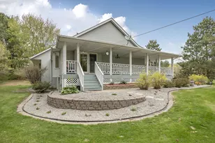 19250 Leyte St NE, Wyoming, MN 55092 - Photo 2