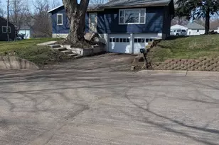 215 N 11th St, Montevideo, MN 56265 - Photo 2