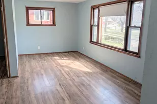 215 N 11th St, Montevideo, MN 56265 - Photo 4