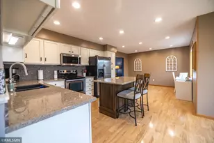 16368 Hudson Ct, Lakeville, MN 55044 - Photo 4