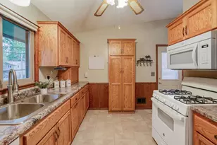 1800 Pine St, Hastings, MN 55033 - Photo 4