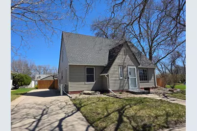 617 S Hiawatha Avenue, Pipestone, MN 56164 - Photo 1