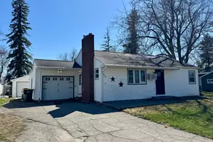 905 W Chestnut Ave, Olivia, MN 56277 - Photo 1