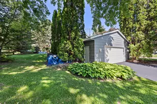 18885 Valley View Rd, Eden Prairie, MN 55346 - Photo 46