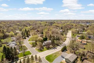 18885 Valley View Rd, Eden Prairie, MN 55346 - Photo 32